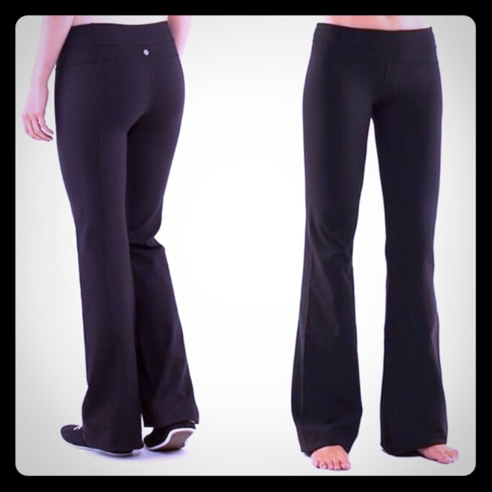 Lululemon yoga pants flared